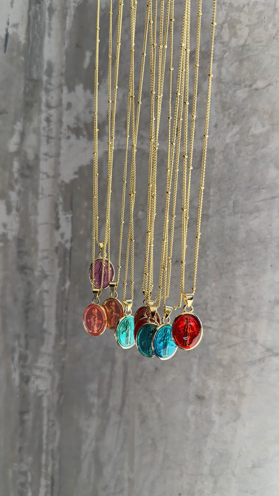 Collar virgen milagrosa